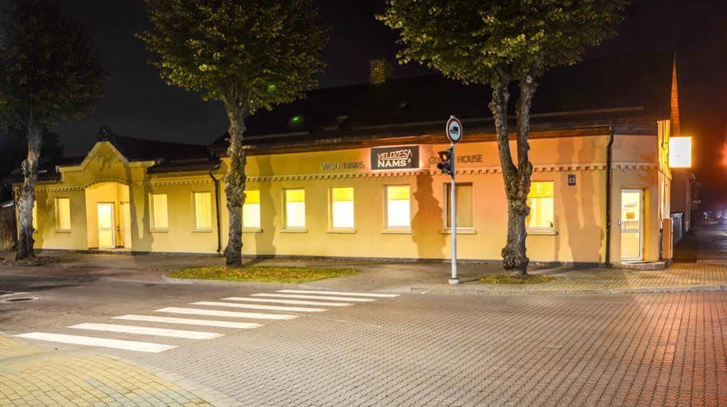 Hotel Veldzes Nams Ventspils Exteriér fotografie